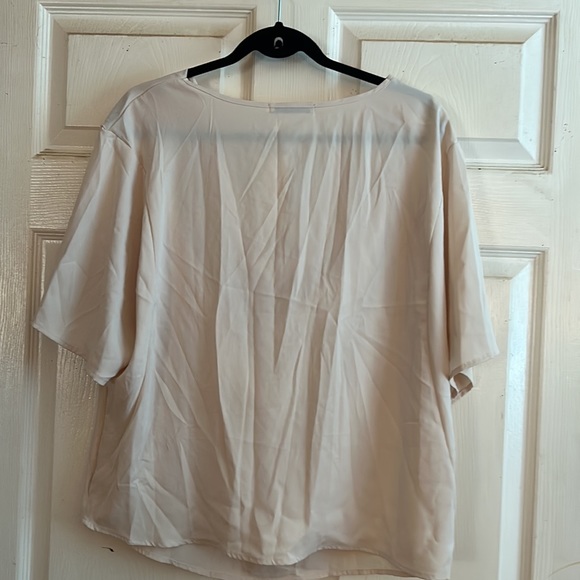NWT Cinnie Eggshell color cowl neck blouse. Large. - Picture 2 of 3